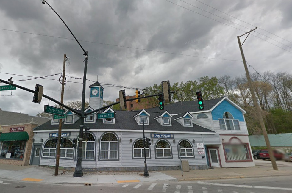 E Grand Ave & Rollins Rd